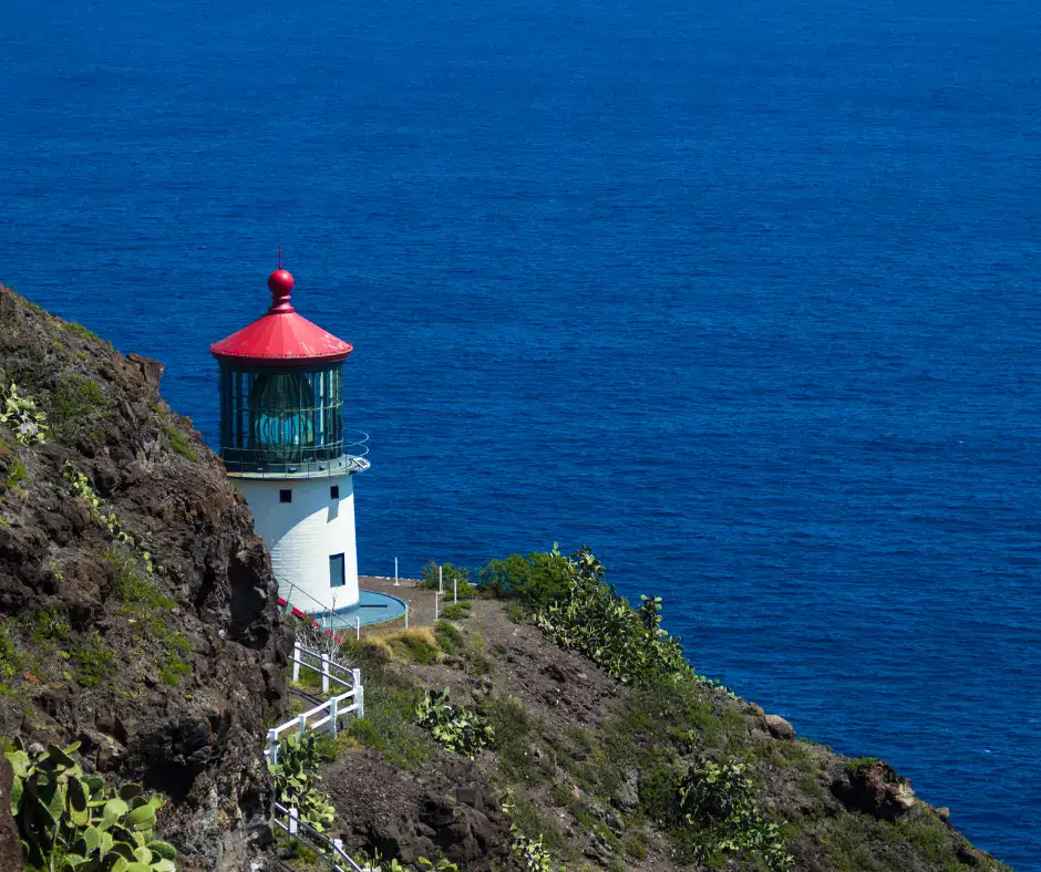 Easy hikes in Oahu Makapuu Lighthouse